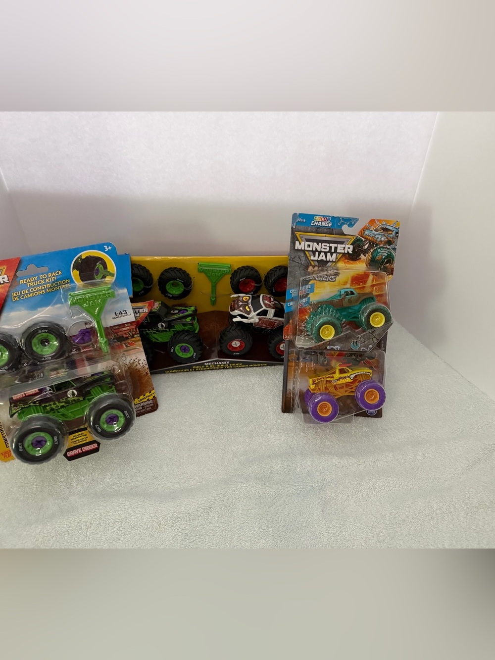 Monster Jam Toy Lot Grave Digger Mechanix Kit & Color Change 2-Pack New LOT OF 4